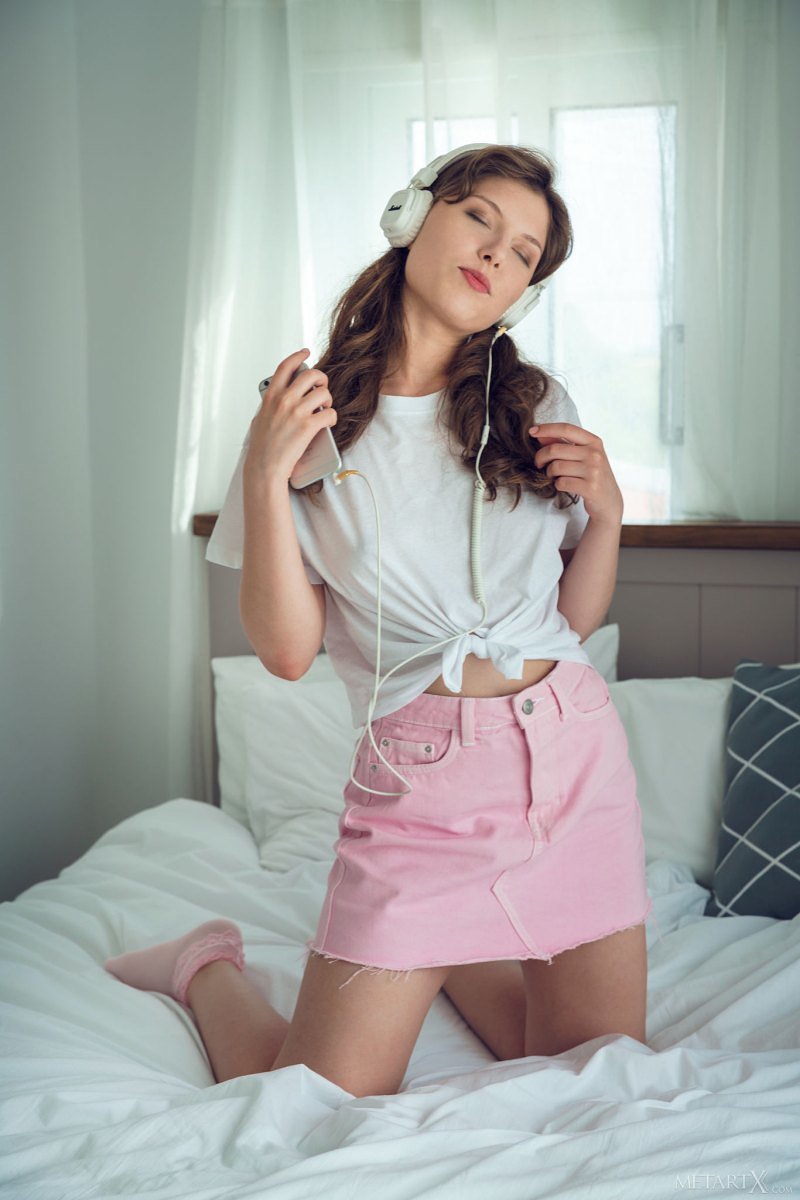 Дина, 21